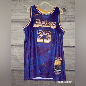 Lebron James jersey